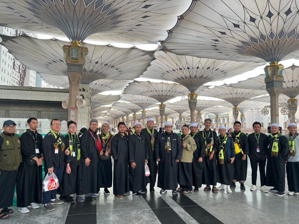 umroh nonton timnas